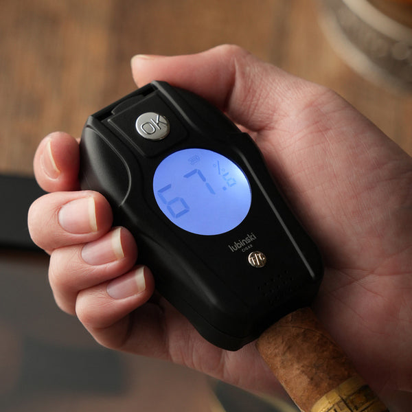 cigar moisture meter, wholesale temperature and humidity meter, accurate plug-in moisture detection instrument temperature and humidity display