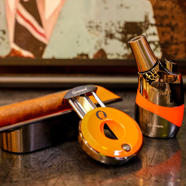 GUEVARA Cigar Humidor Torch Gas Butane Cigar Lighter Cutte Ostrich Leather Cedar Ashtray Cedar Wooden Box with Cigar Accessories Set